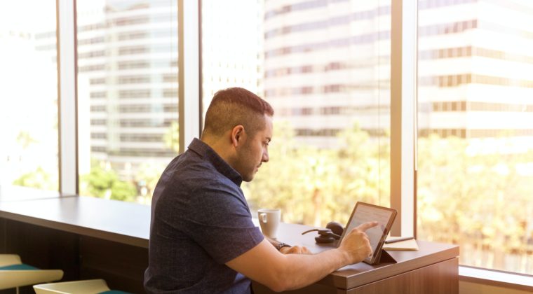 Linkedin sales solutions a F25 Hq G Di E unsplash